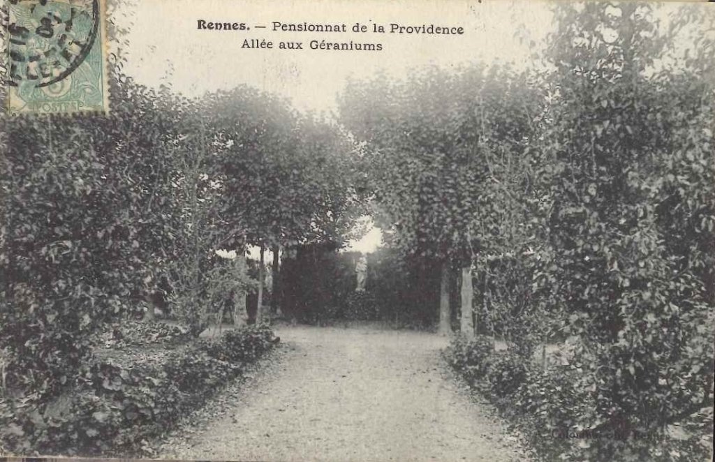 Rennes - Pensionnat de la Providence - Allée aux Géraniums.jpg