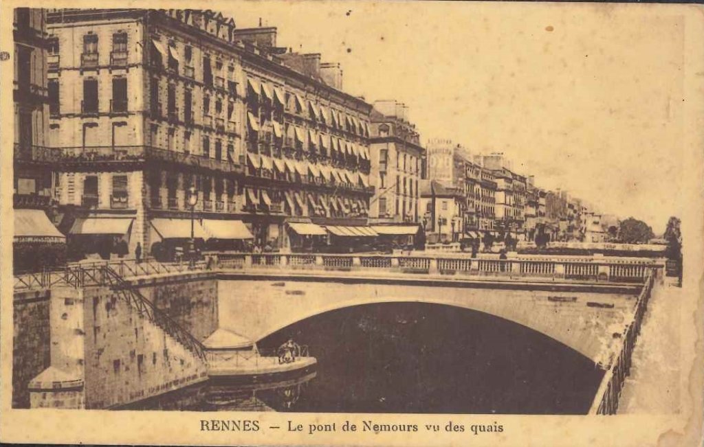Rennes - Le pont de Nemours vu des quais.jpg