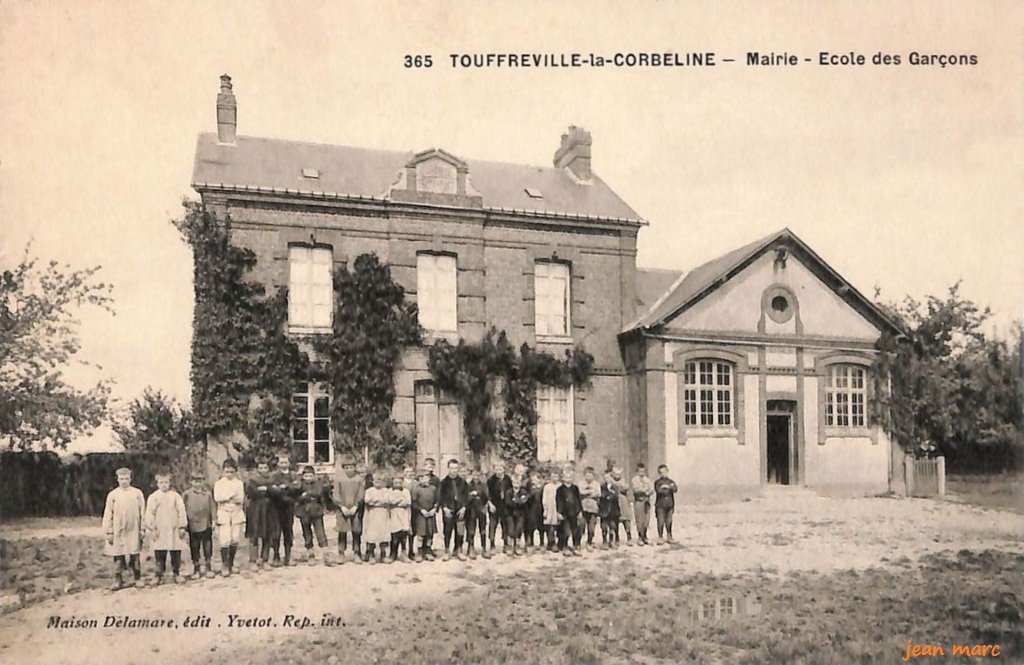 Touffreville-la-Corbeline - Mairie - École des Garçons.jpg