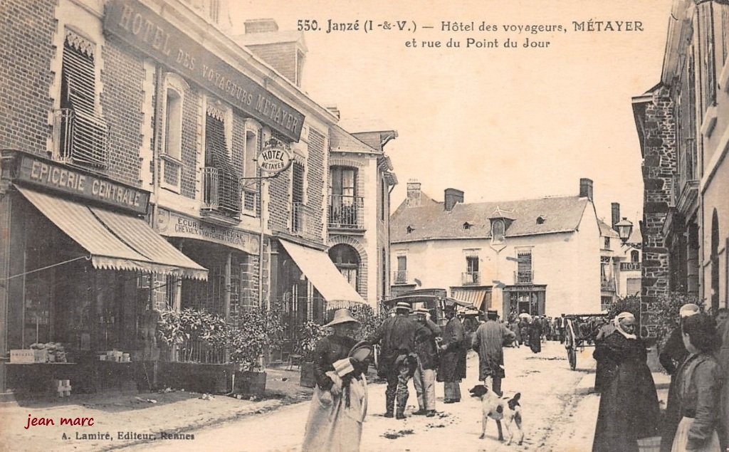 Janzé - Hôtel des Voyageurs Métayer et rue du Point-du-Jour.jpg