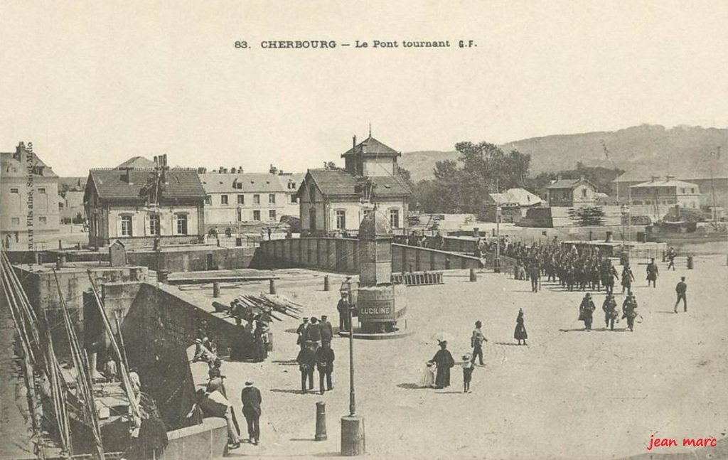 Cherbourg - Le Pont Tournant.jpg