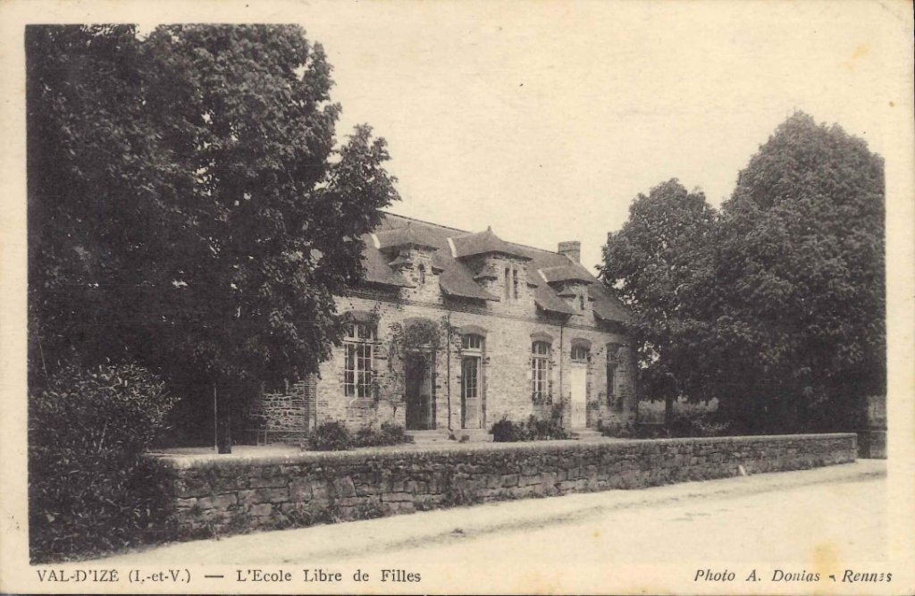 Val-d'Izé - L'Ecole Libre de Filles.jpg