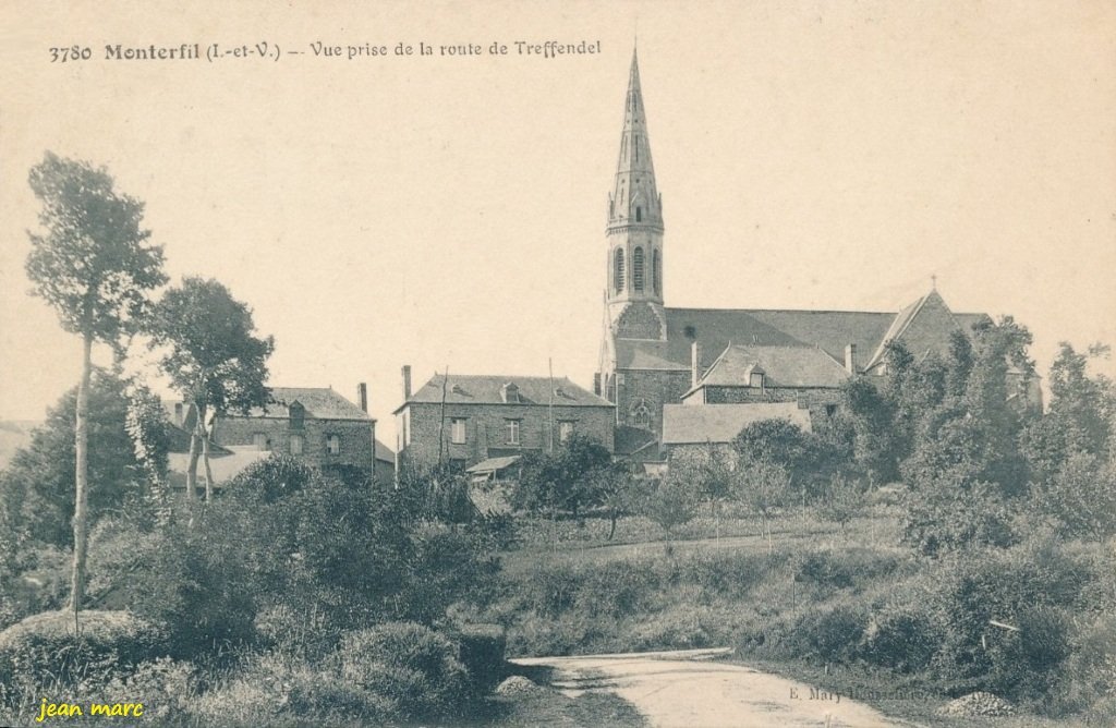 Monterfil - Vue prise de la route de Treffendel.jpg