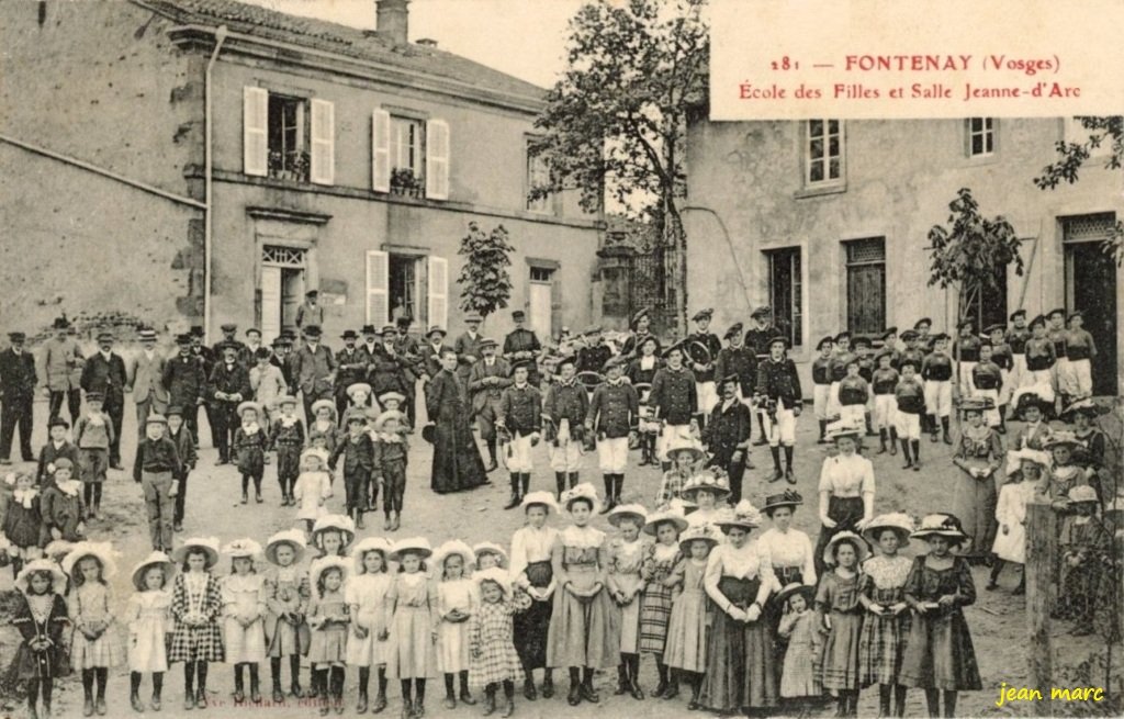 Fontenay (Vosges) - École des Filles et Salle Jeanne d'Arc.jpg