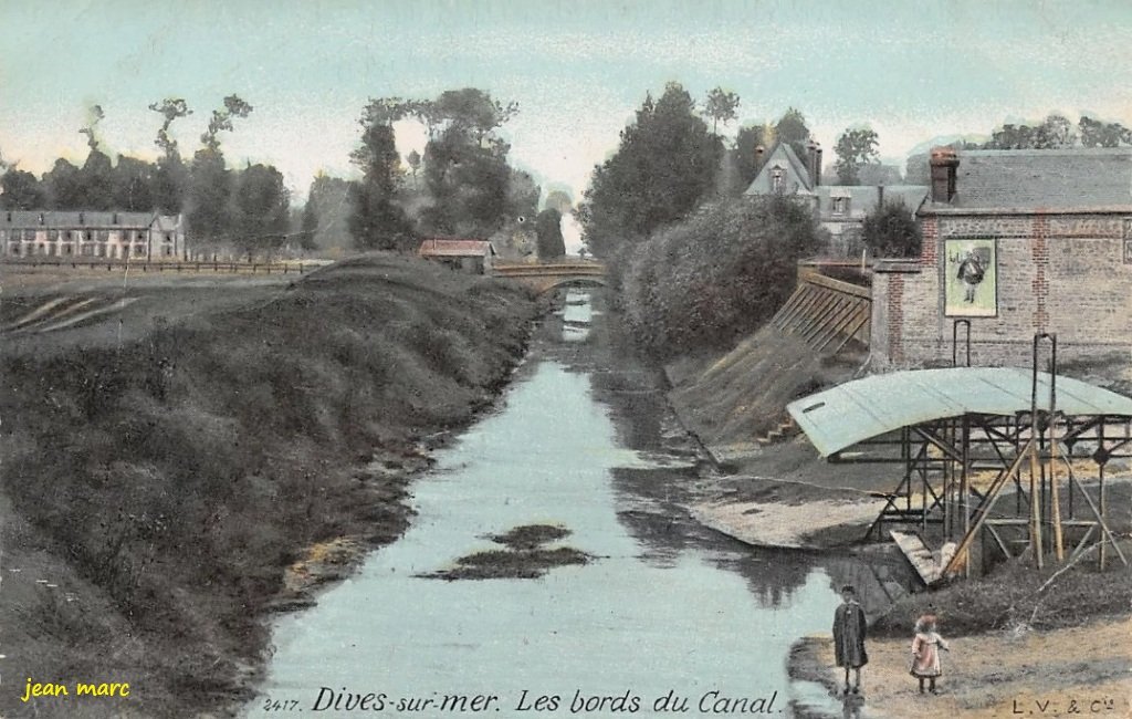 Dives-sur-Mer - Les Bords du Canal.jpg