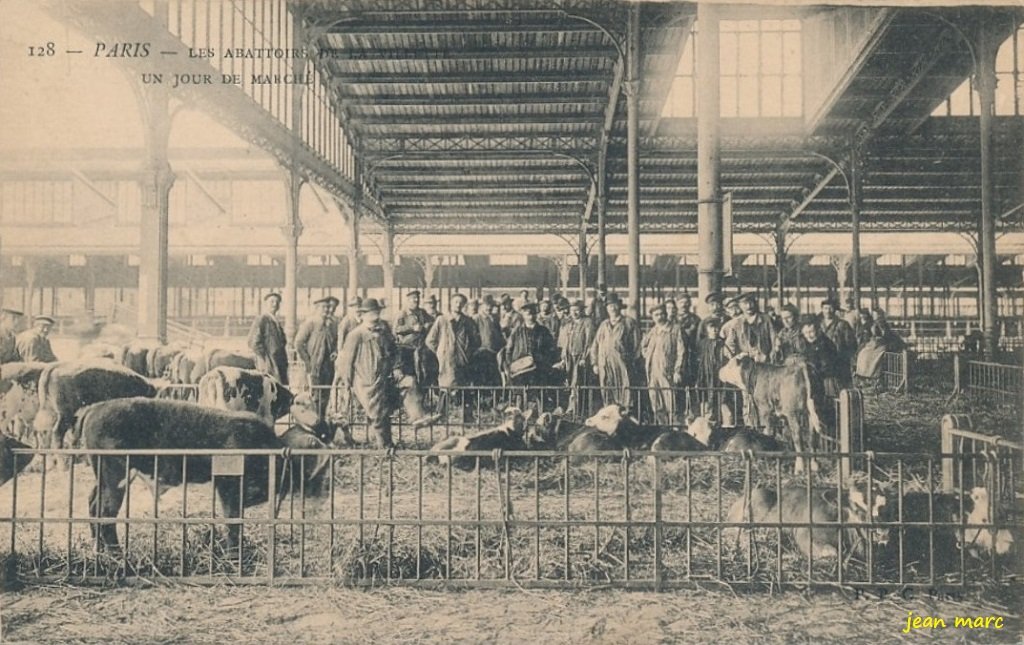 Paris XIXe - Les Abattoirs de la Villette - Un jour de marché.jpg