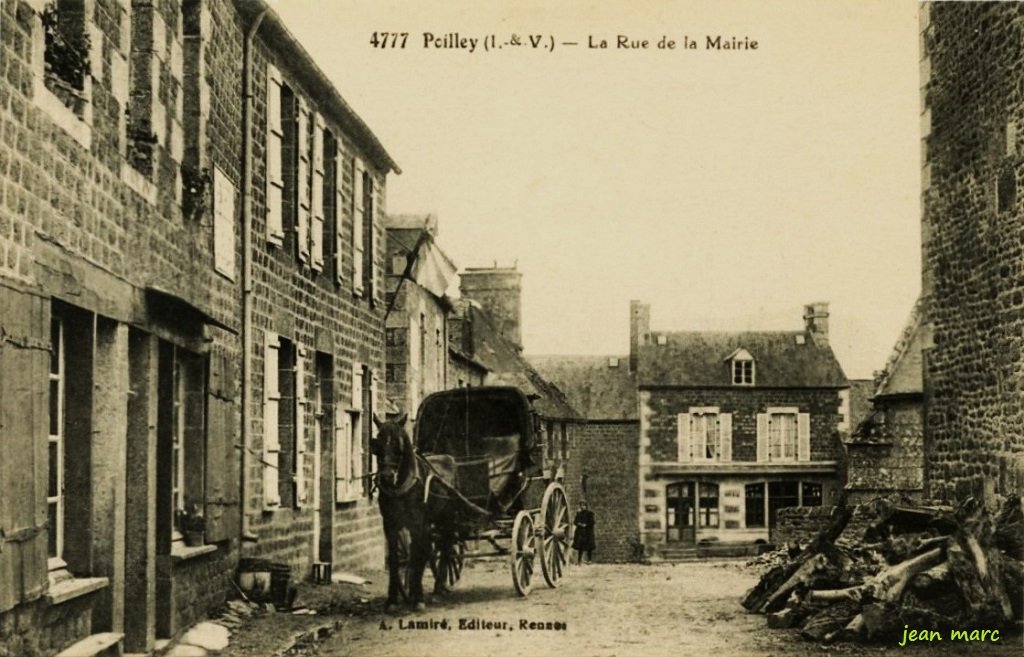 Poilley - La Rue de la Mairie.jpg