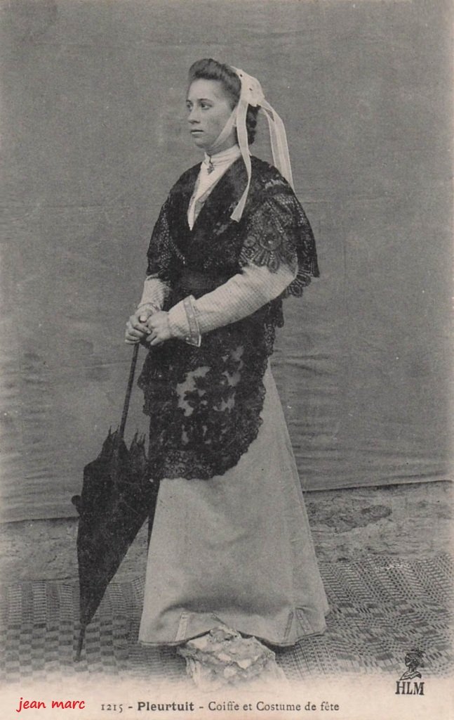 Pleurtuit - Coiffe et Costume de fête.jpg