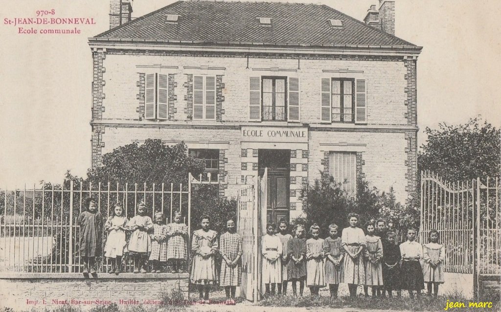 Saint-Jean-de-Bonneval - École Communale.jpg