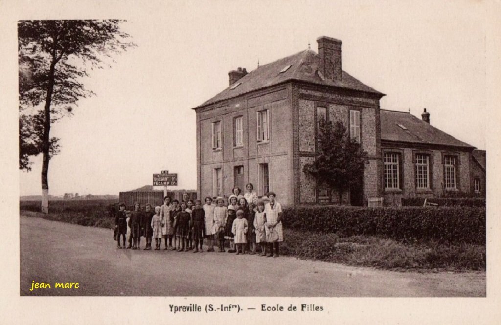 Ypreville - École de Filles.jpg