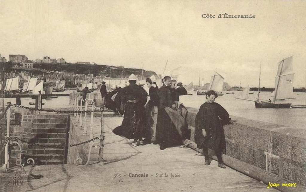 Cancale - Sur la Jetée.jpg
