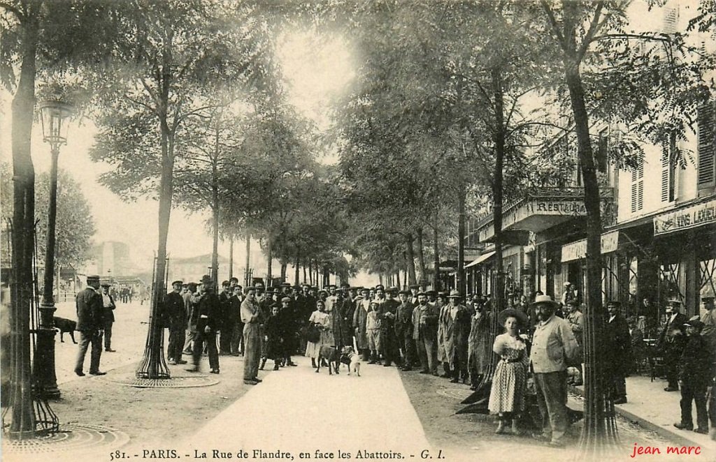 Paris XIXe - La Rue de Flandre, en face les Abattoirs.jpg