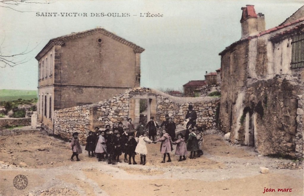 Saint-Victor-des-Oules - L'École.jpg