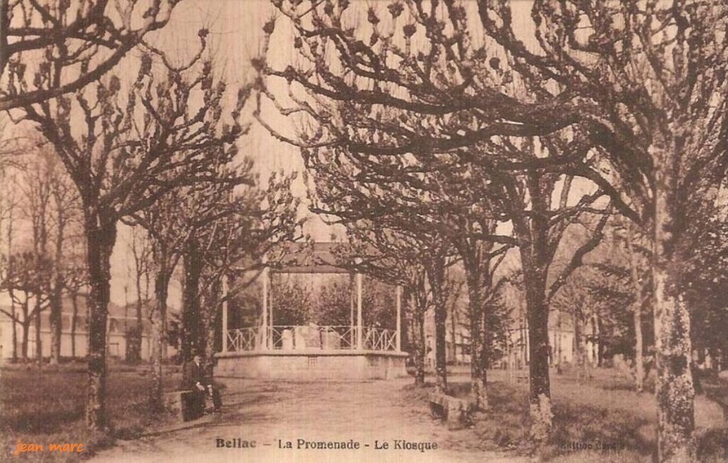 Bellac - La Promenade - Le Kiosque.jpg