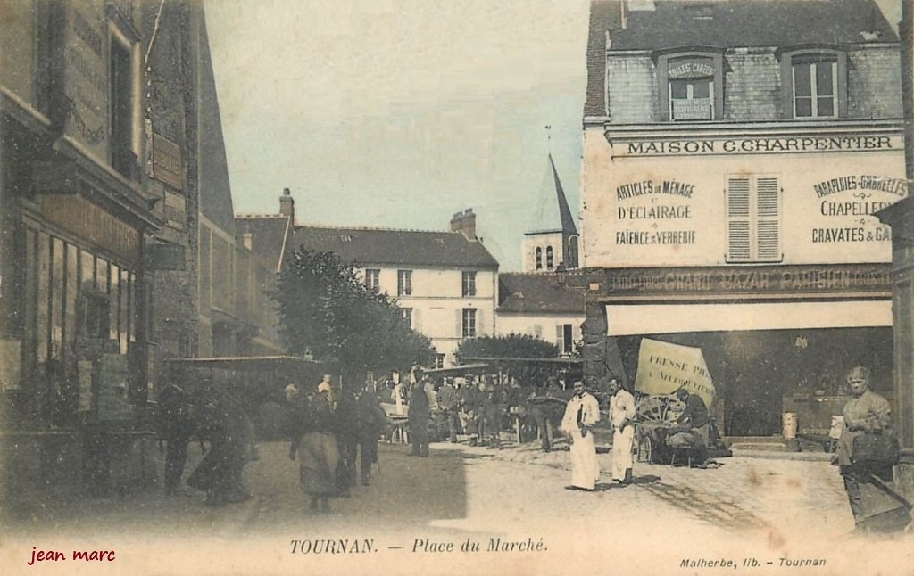 Tournan - Place du Marché.jpg