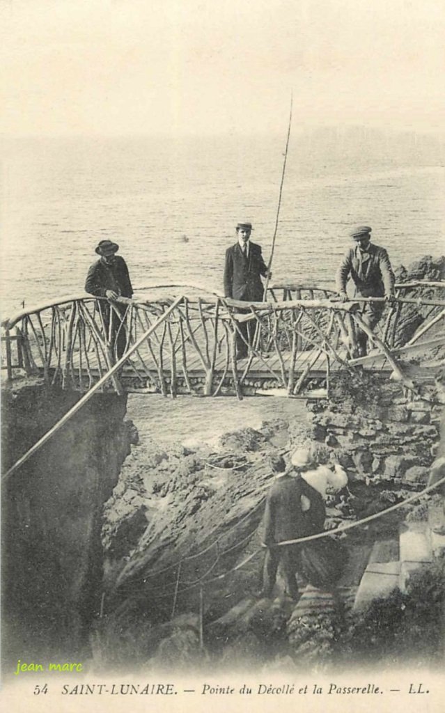 Saint-Lunaire - Pointe du Décollé et la Passerelle.jpg