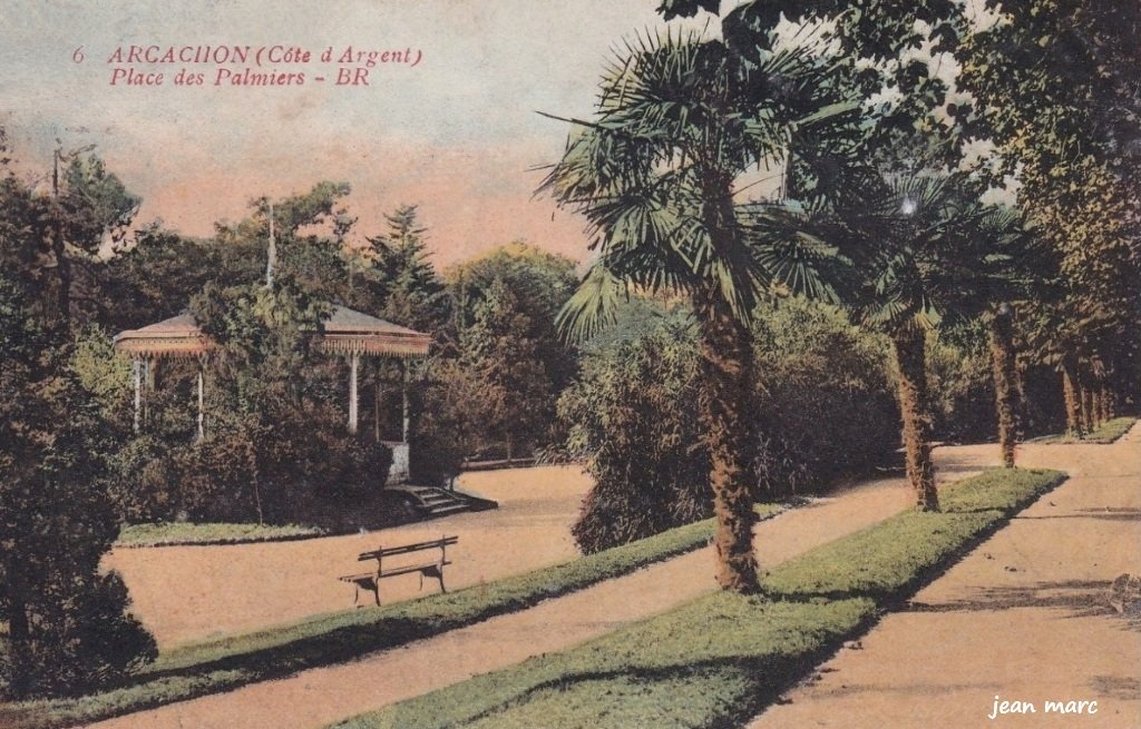 Arcachon - Place des Palmiers.jpg