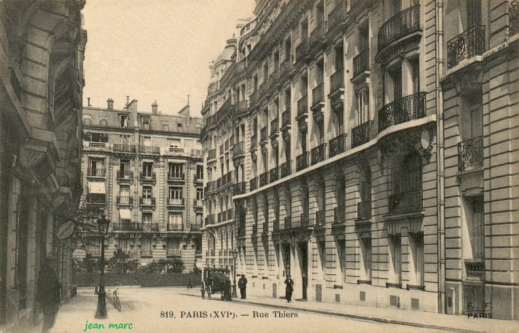 Paris XVIe - Rue Thiers.jpg