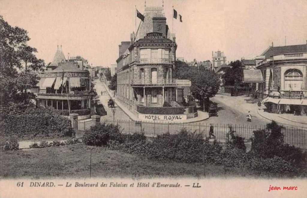 Dinard - Le Boulevard des Falaises et l'Hôtel Émeraude.jpg