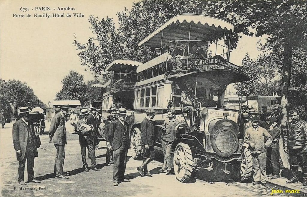 Paris XVIe - Autobus - Porte de Neuilly - Hôtel de Ville.jpg
