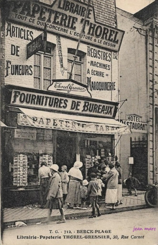 Berck-Plage - Rue Carnot (librairie papeterie Thorel-Gressier).jpg