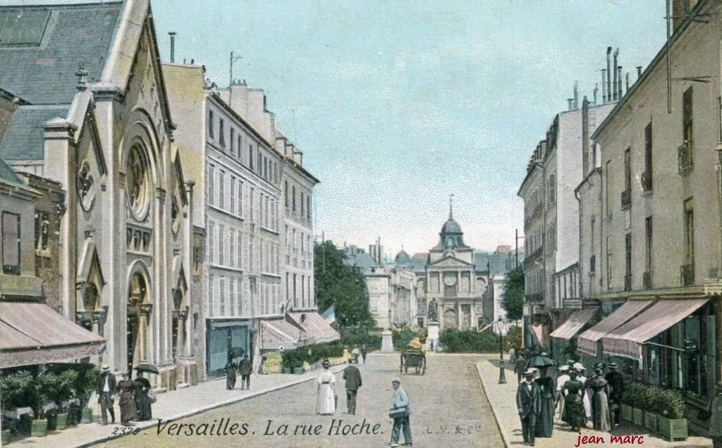 Versailles - La Rue Hoche.jpg