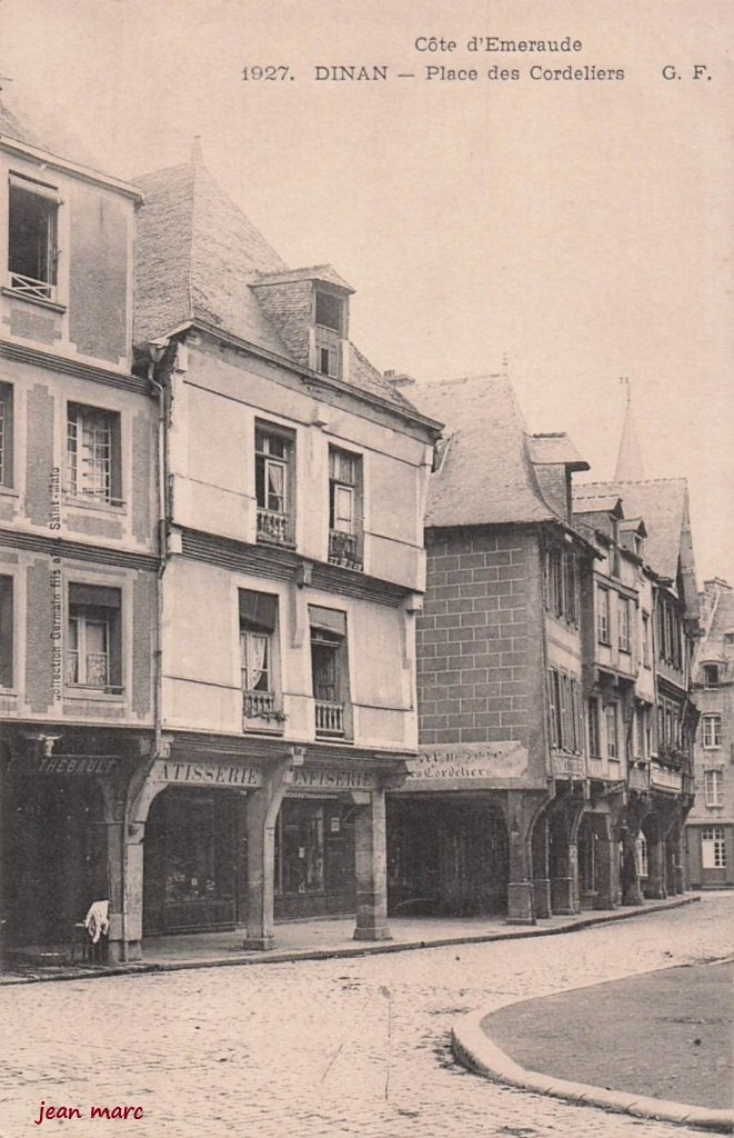 Dinan - Place des Cordeliers.jpg