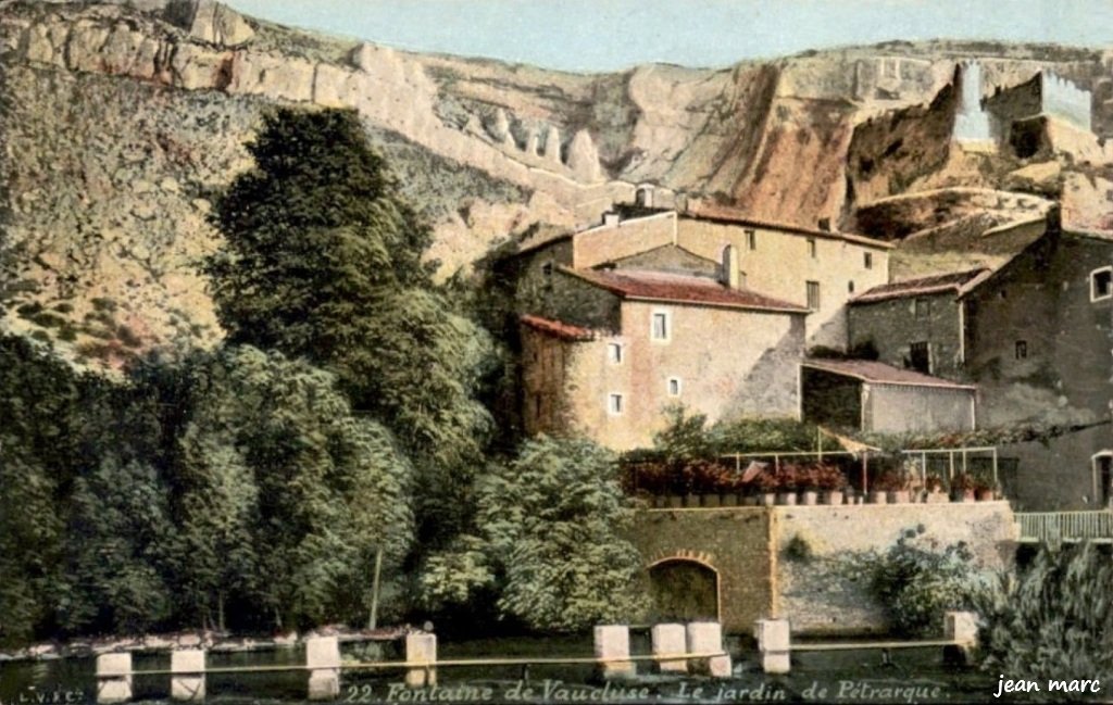 Fontaine de Vaucluse - Le Jardin de Pétrarque.jpg