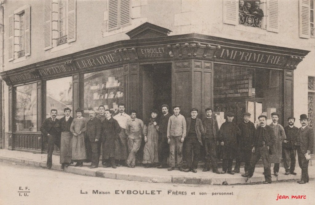 Ussel (Corrèze) - La Maison Eyboulet Frères et son personnel.jpg