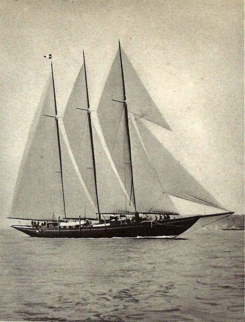 Voilier Cannes ( L' Ailé VI (Virginie Hériot Championne Olympique Amsterdam 1928).jpg