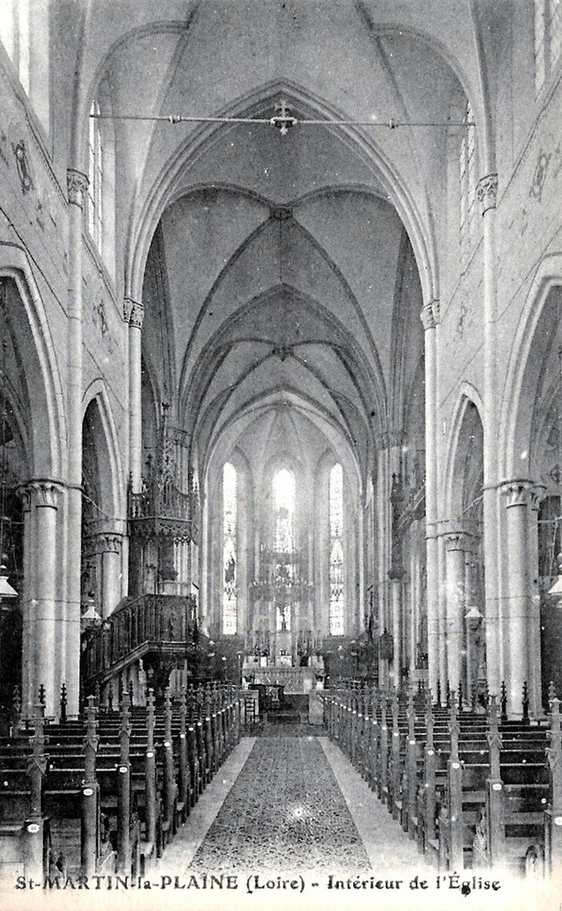 Saint-Martin la Plaine 14.jpg