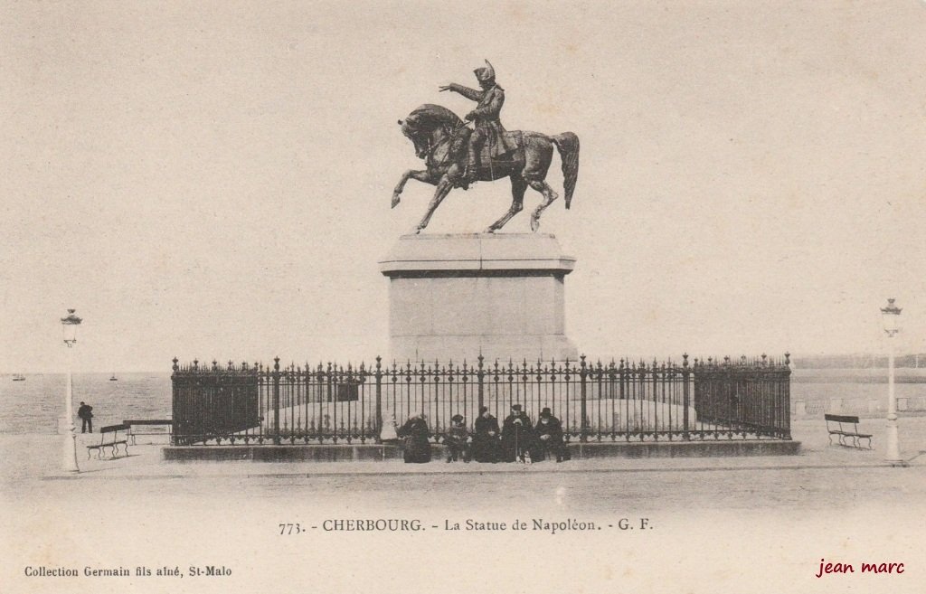 Cherbourg – La Statue de Napoléon.jpg
