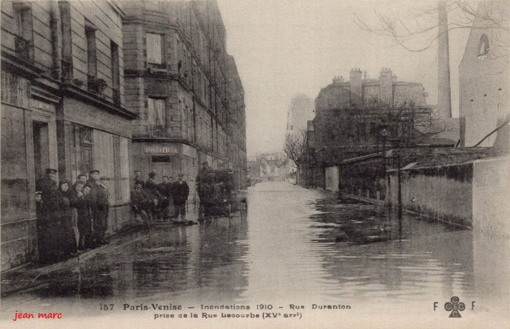 Paris XVe - Inondations 1910 - Rue Duranton prise de la Rue Lecourbe.jpg