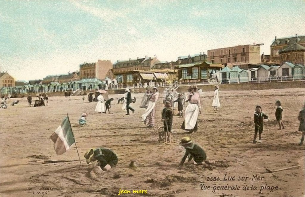 Luc-sur-Mer - Vue générale de la plage.jpg