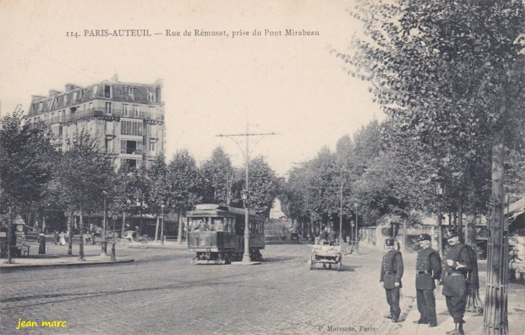 Paris XVIe - Rue de Rémusat prise du Pont Mirabeau.jpg