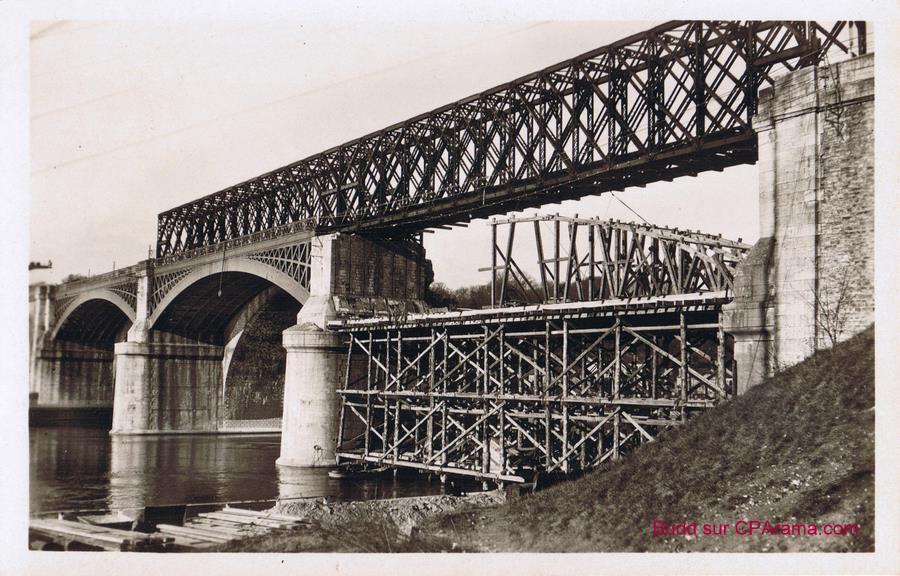 Pont du Mée 43 VAv DlLRG NC La Passerelle.JPG