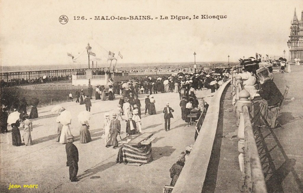 Malo-les-Bains - La Digue, le Kiosque.jpg
