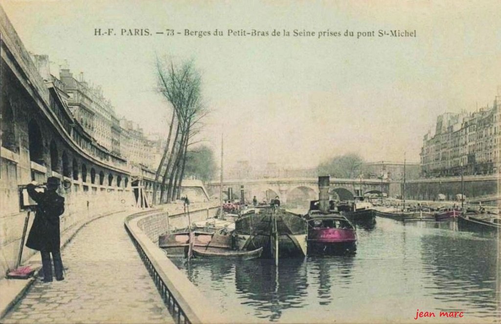 Paris - Berges du Petit-Bras de la Seine prises du Pont Saint-Michel.jpg
