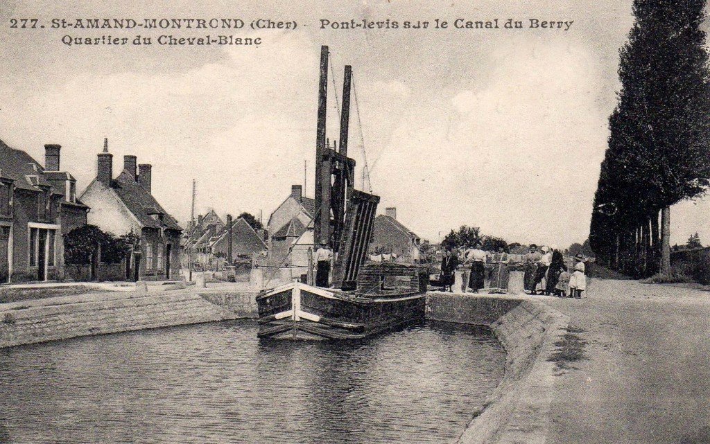 Saint Amand Montrond 277.jpg