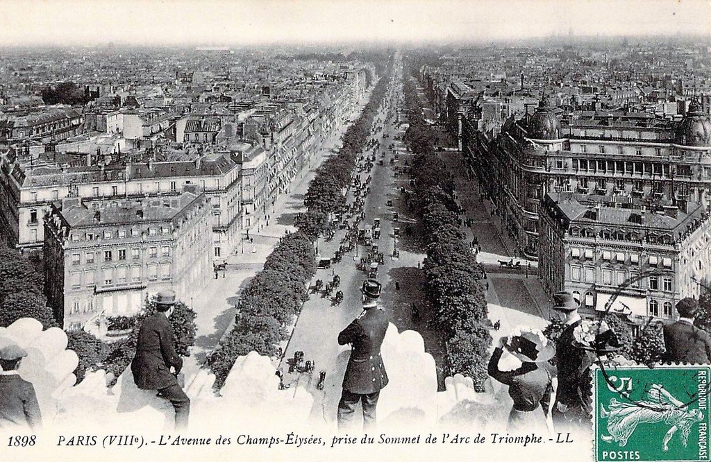 Paris Avenue des Champs-Elysées 1898.jpg
