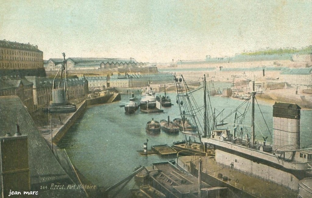 Brest - Port militaire.jpg