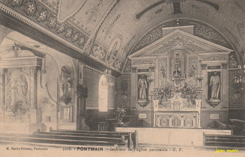 Pontmain – Intérieur de l’Église paroissiale.jpg