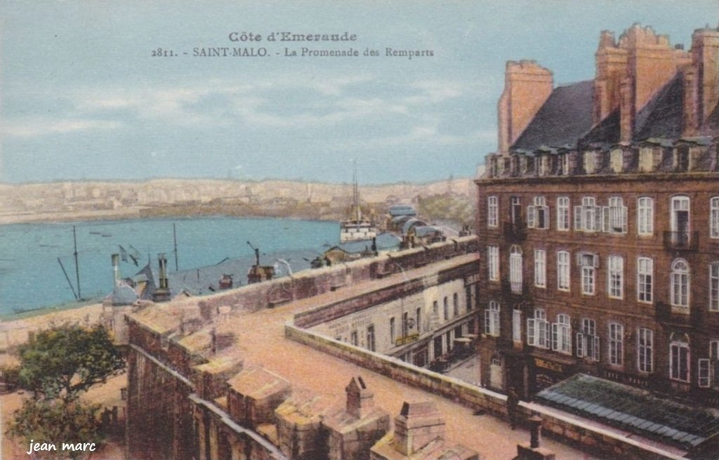 Saint-Malo - La Promenade des Remparts.jpg