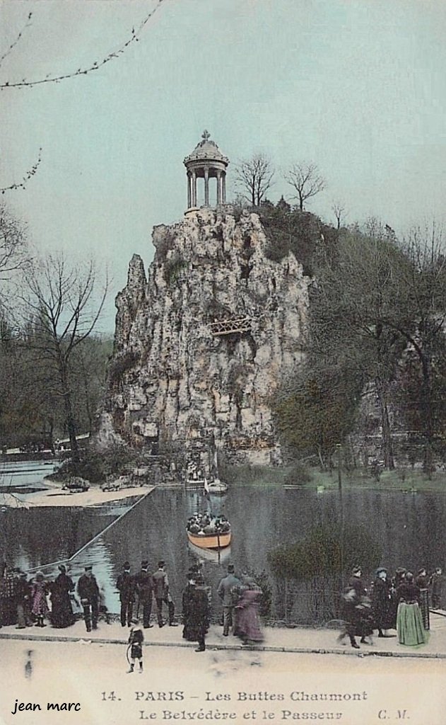 Paris XIXe - Les Buttes Chaumont - Le Belvédère et le Passeur.jpg