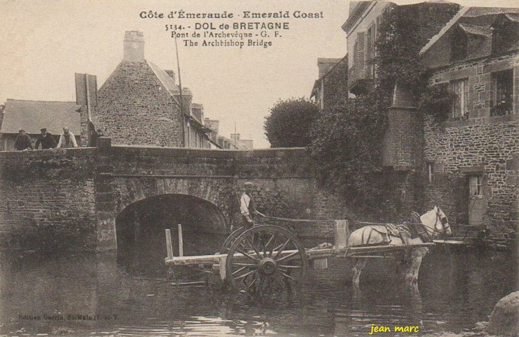 Dol-de-Bretagne - Pont de l'Archevêque.jpg
