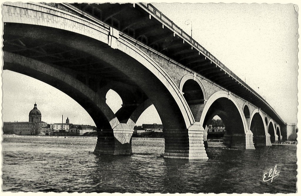 Toulouse - Pont des Amidonniers en 1955.jpg