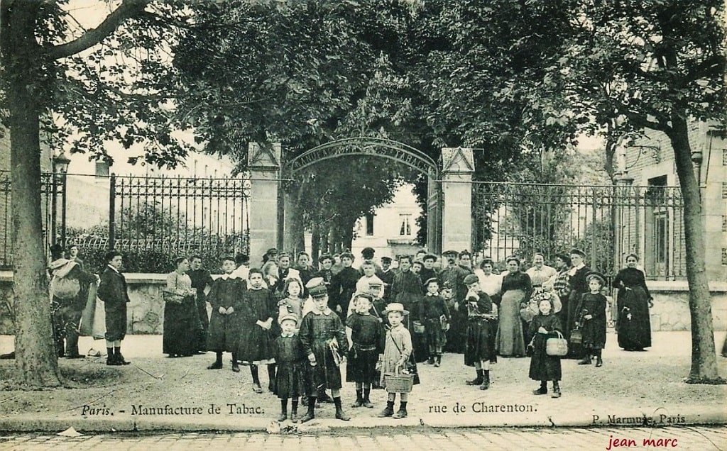 Paris XIIe - Rue de Charenton - Manufacture de Tabac.jpg