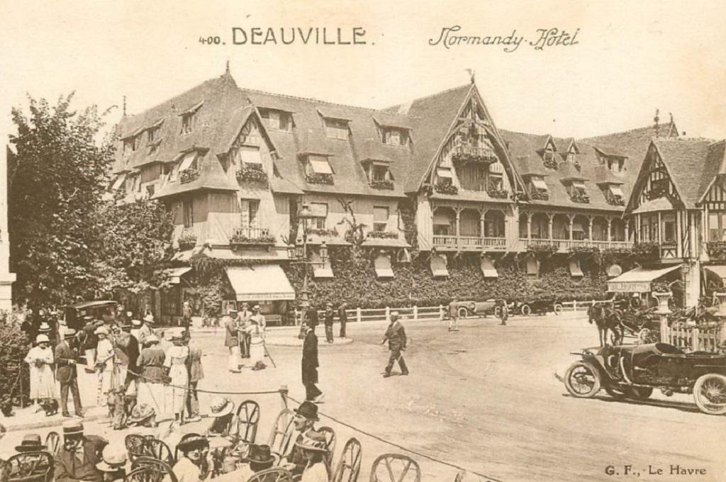 Deauville GF 400.jpg