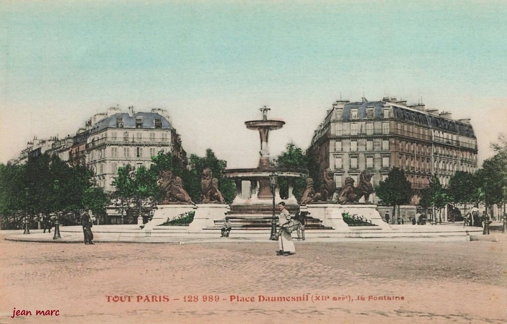 Tout Paris - 128-989 - Place Daumesnil - La Fontaine (XIIe arrt.).jpg