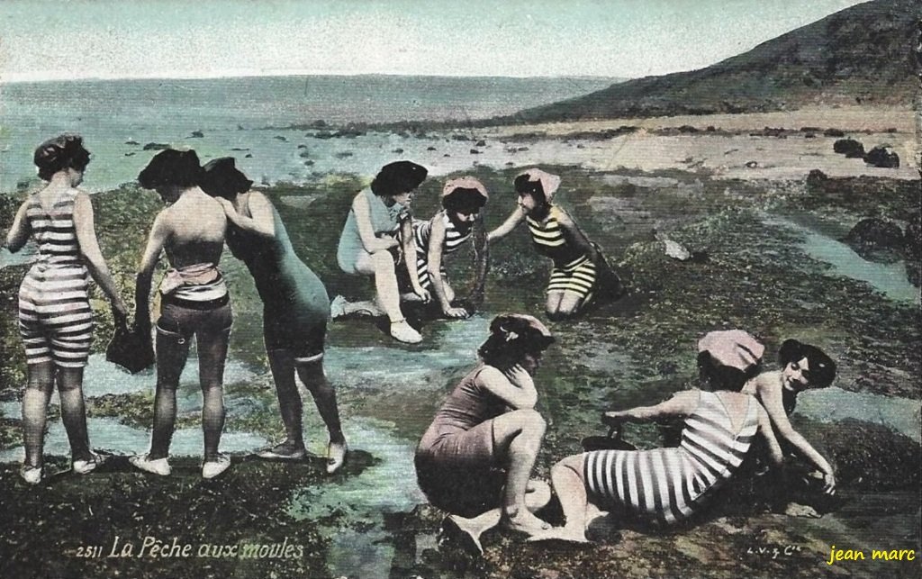 Luc-sur-Mer (ou Dieppe ou Berck) - La Pêche aux Moules.jpg